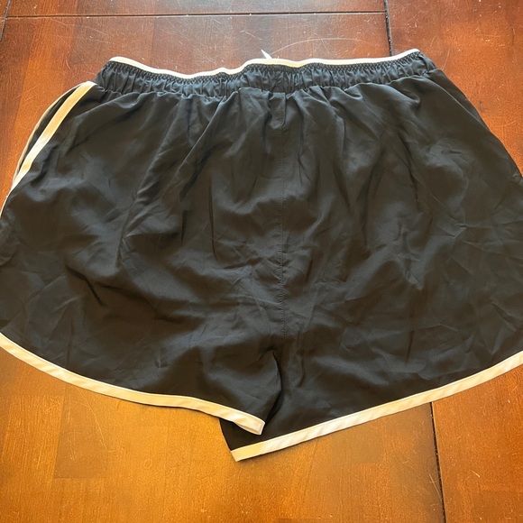 Fabletics Women’s Black Athletic Shorts - Picture 3 of 7